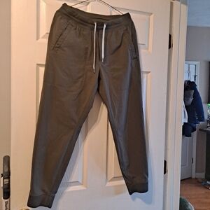 Vuori Olive Green Joggers with Pocket Detail